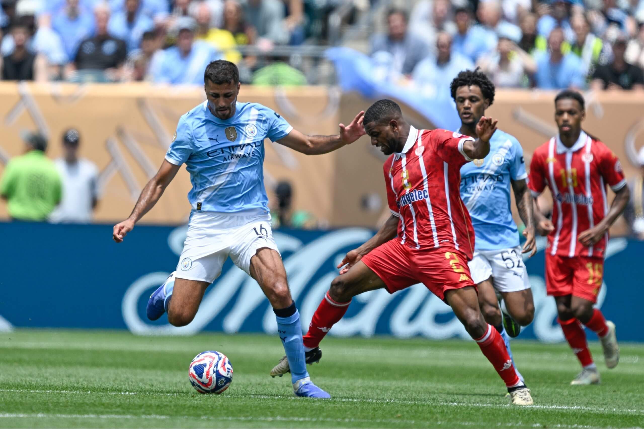 Rodri played the last 30 minutes in the first 2 matches in the 2025 Club