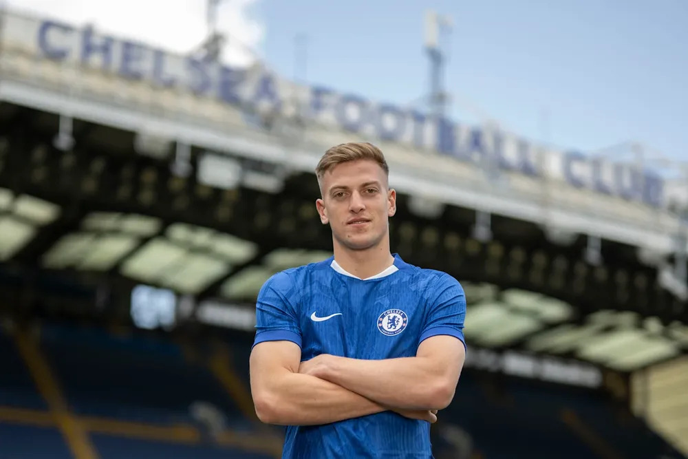 Chelsea's new number 9 runs like a gaur and likes physical competitions