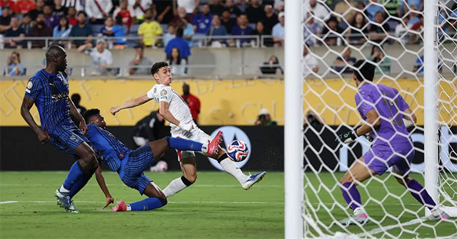 Foden hit Al Hilal's net just a few minutes after coming on the pitch instead of people