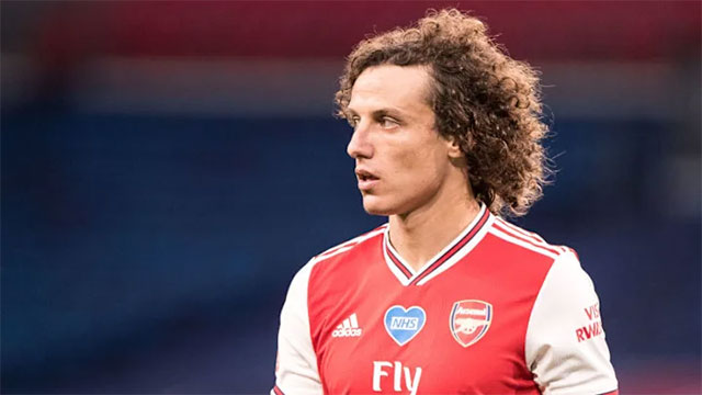 David Luiz can play both in the center of the center and defensive midfielder