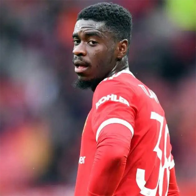 Tuanzebe often injured while wearing MU