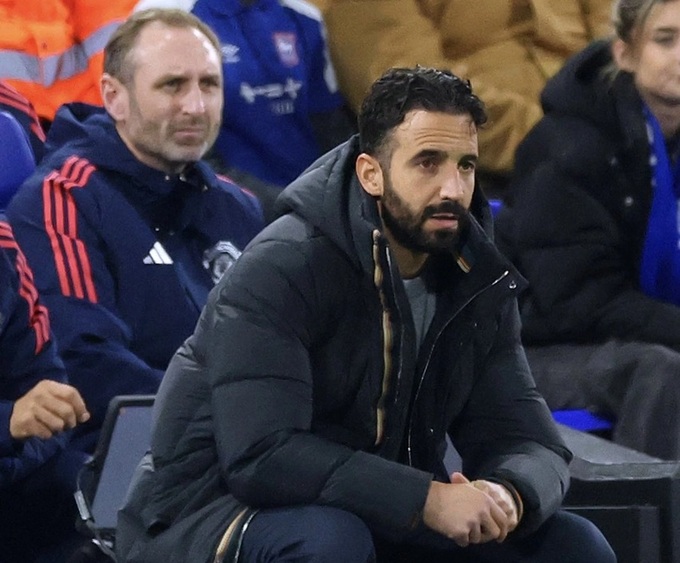 Mr. Amorim may have to "shrug" with "Rashford and his accomplices"