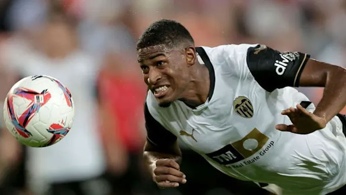 Mosquera's weakness is the ability to head