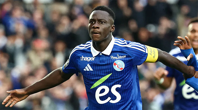 Diarra is the youngest captain in the history of Strasbourg when he was appointed at the age of 20