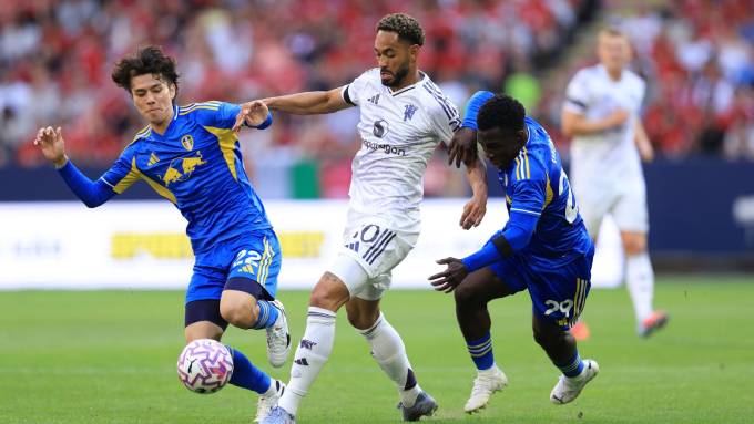 CuHa (center) had the MU debut before Leeds.