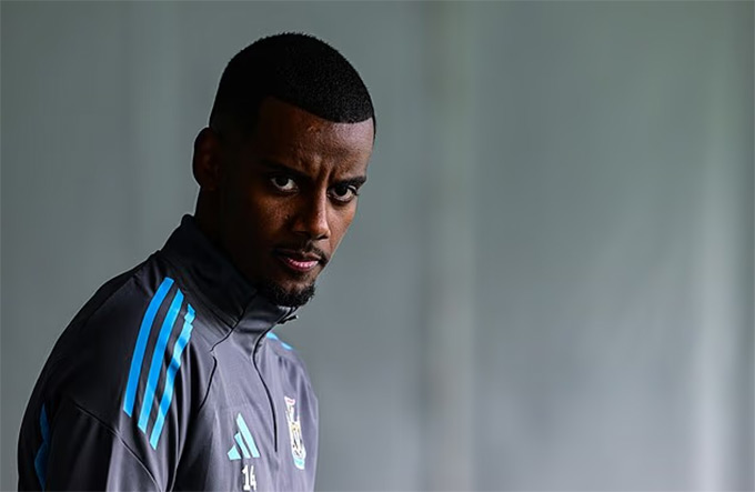 Newcastle is in a very tough attitude with Isak