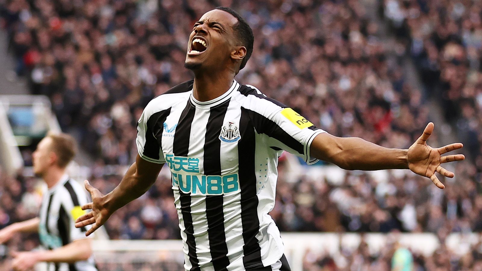 Liverpool and other teams are seeking to bring Isak from Newcastle 