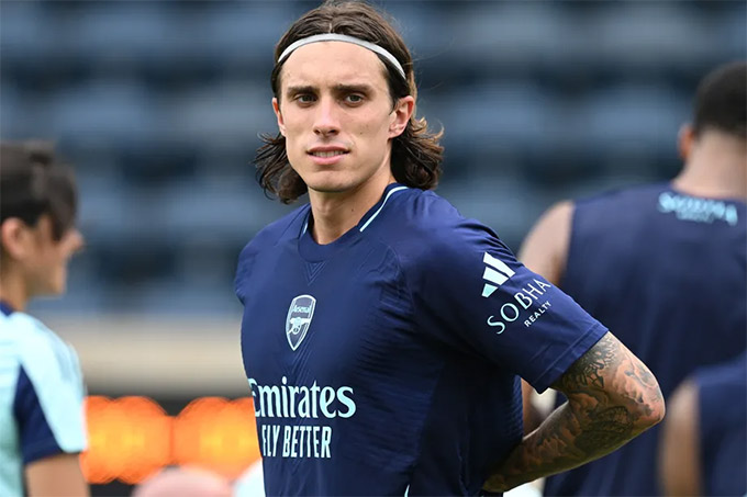 Calafiori is not a bad choice for the left -back of the defense in the time
