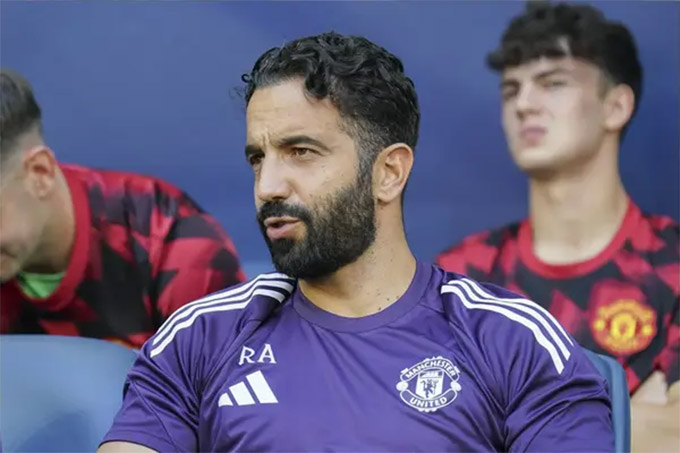 Amorim can thoroughly solve the goalkeeper issue for MU if he successfully recruits Donnarumma