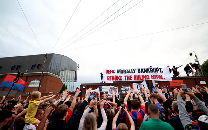 Crystal Palace fans oppose UEFA