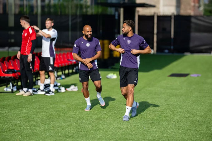 Rookie duo Mbeumo and Cunha go to the training ground with new teammates