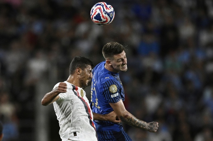 Man City midfielder Rodri (left) played very disappointed by Al Hilal in the 1/8 round of FIFA Club World Cup 2025