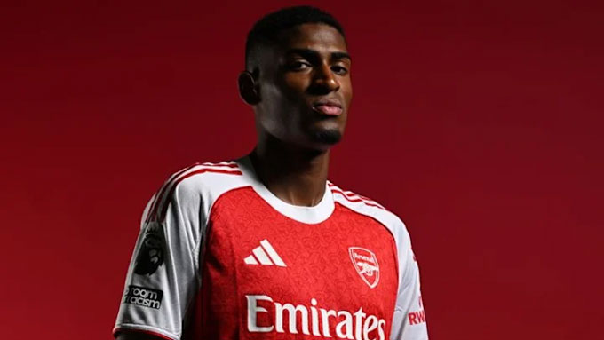 Arsenal has successfully recruited Mosquera