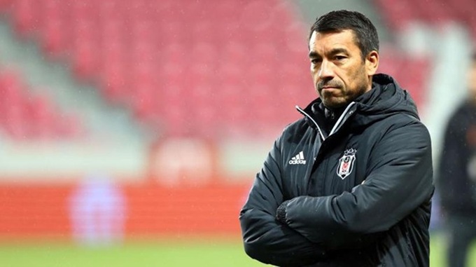 Giovanni van Bronckhorst about Liverpool as a deputy general for Arne Slot.