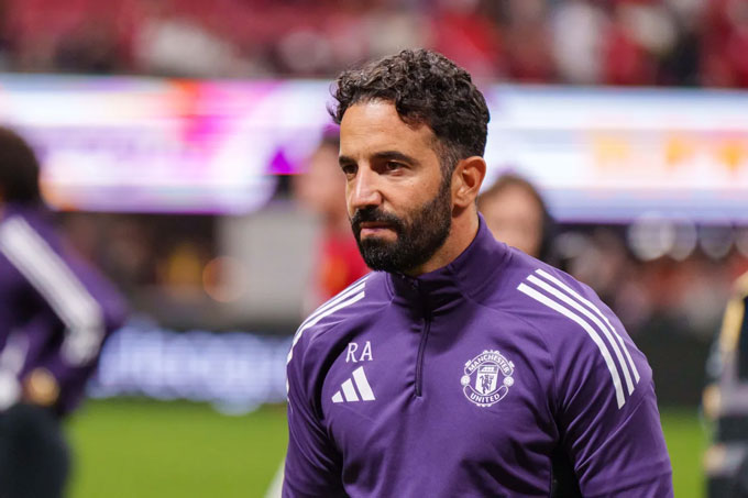 Coach Amorim needs a truly quality defensive midfielder