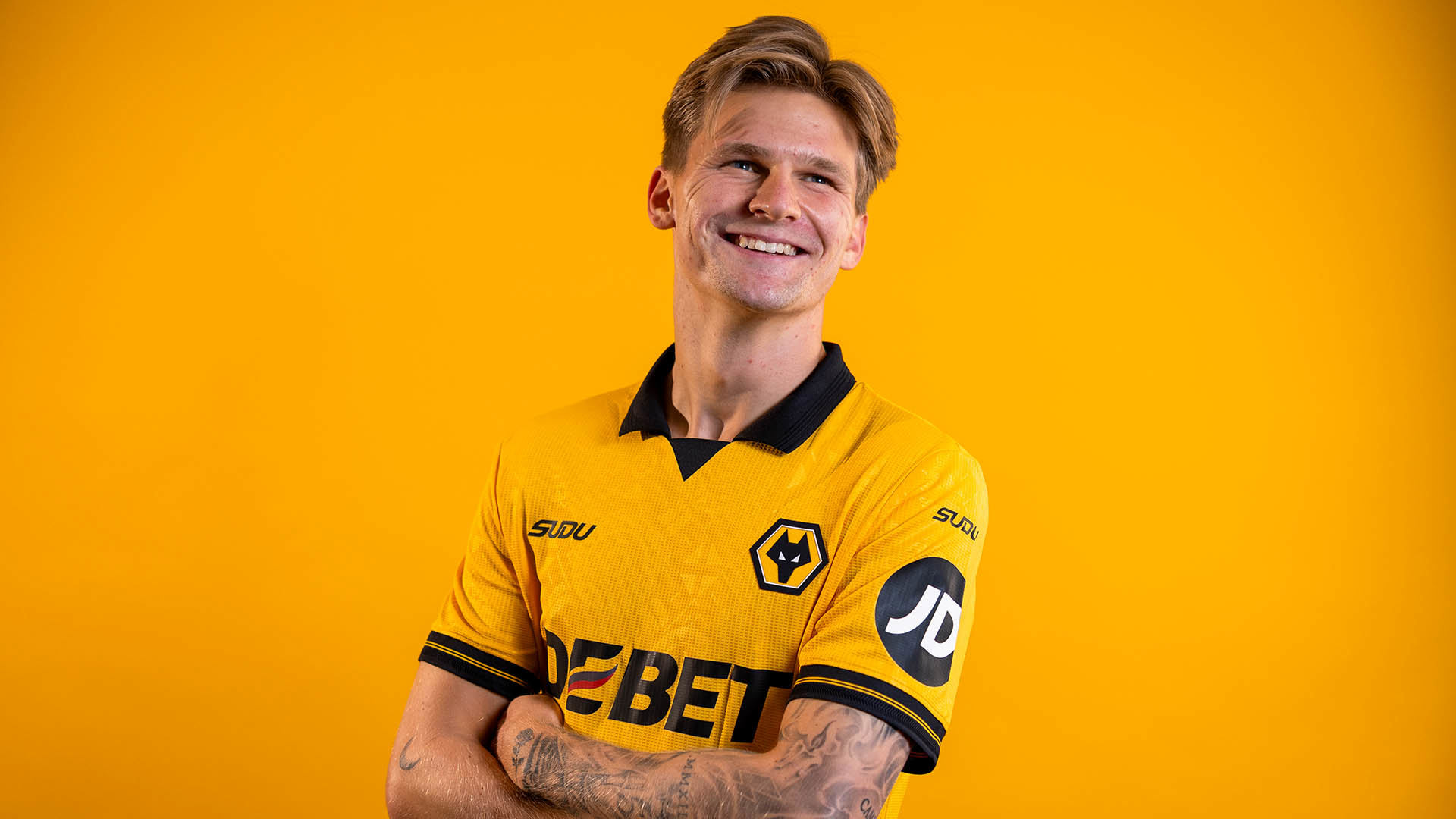 Wolves signed a contract with David Molller Wolfe last week 