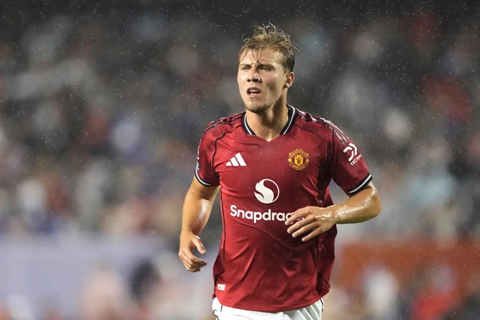 Hojlund does not have many opportunities to play in MU