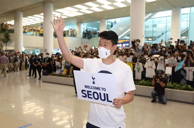 Son welcome teammates to Seoul