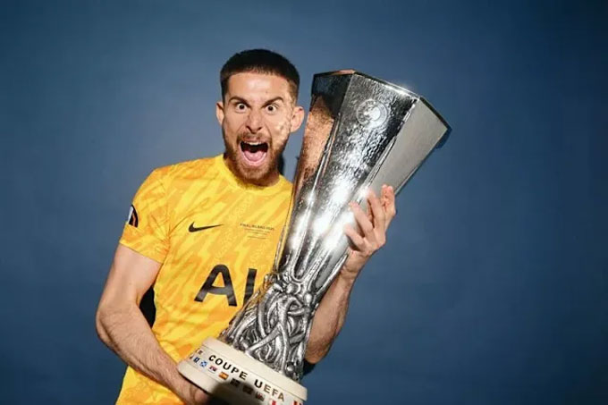 After winning the Europa League championship, Vicario is trying to win more European Super Cups, especially when the match took place in his home country Udine.