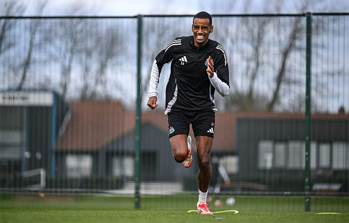 Isak shows great determination to break up Liverpool