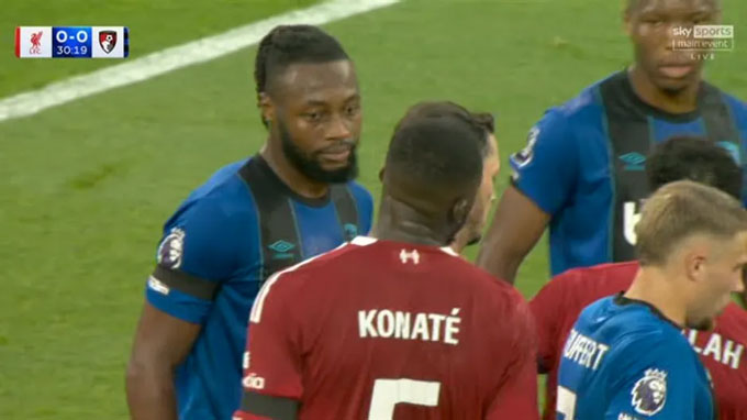 Semenyo reported the incident to the referee and the match was paused for a few minutes