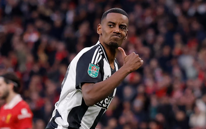 Isak wants to leave Newcastle