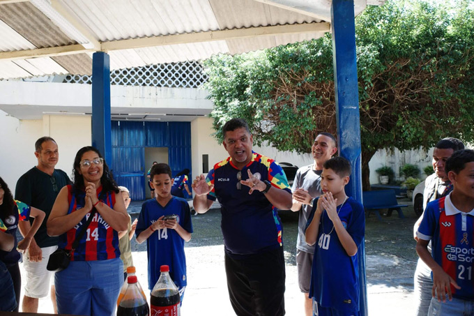 Mr. Barao Xavier (middle)