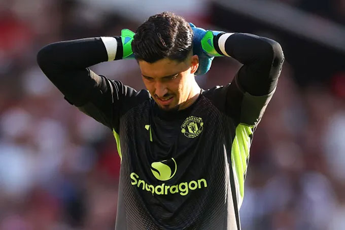 Bayindir was criticized after the defeat against Arsenal