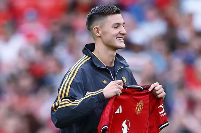 Sesko launched NHM MU on Old Trafford