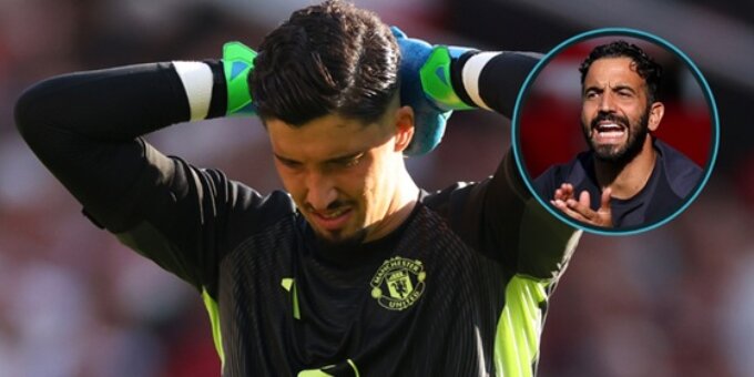 Goalkeeper Altay Bayindir hugged his head after MU's goal before Arsenal