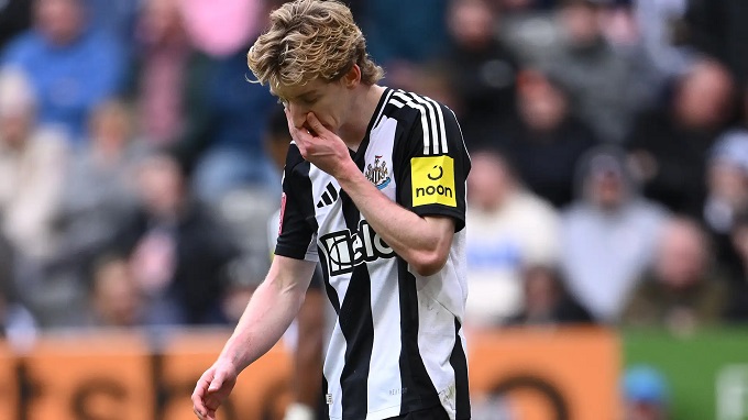 Newcastle face distorted by Anthony Gordon