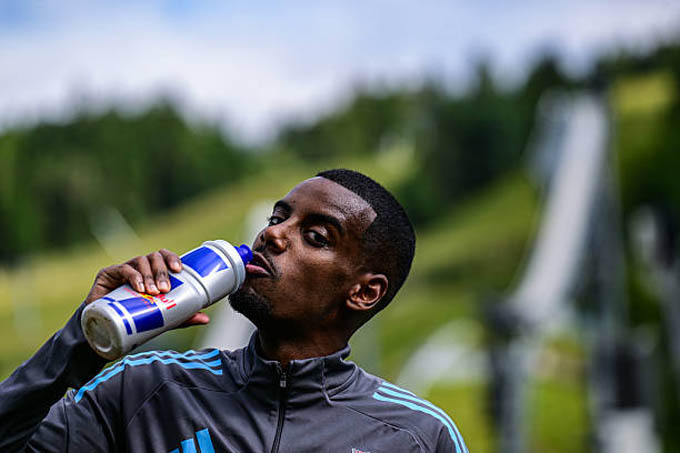 Tenses escalating between Newcastle and Isak