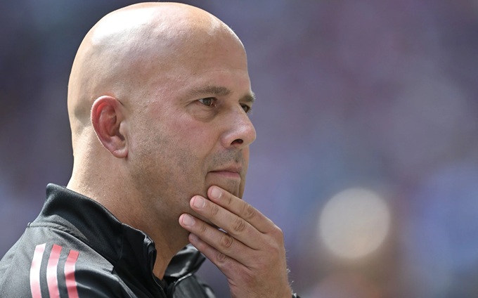 Coach Arne Slot is not satisfied with Liverpool's defense system