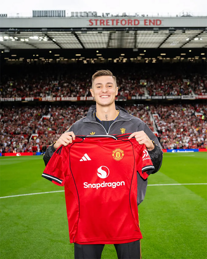 Sesko debuted at Old Trafford before the friendly match against Fiorentina